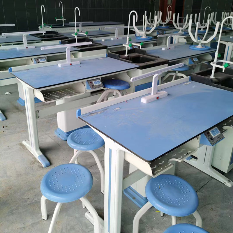 學生課桌椅
